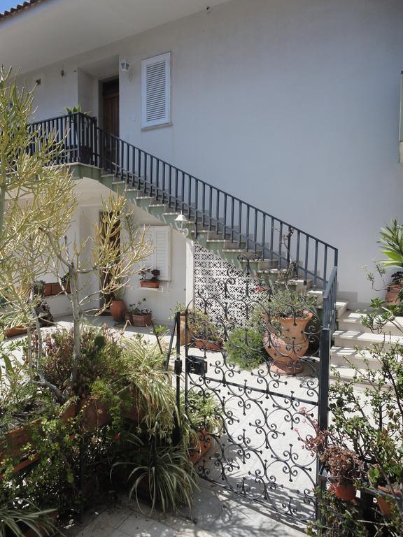 Appartamento Sul Mare Ачиреале Екстериор снимка